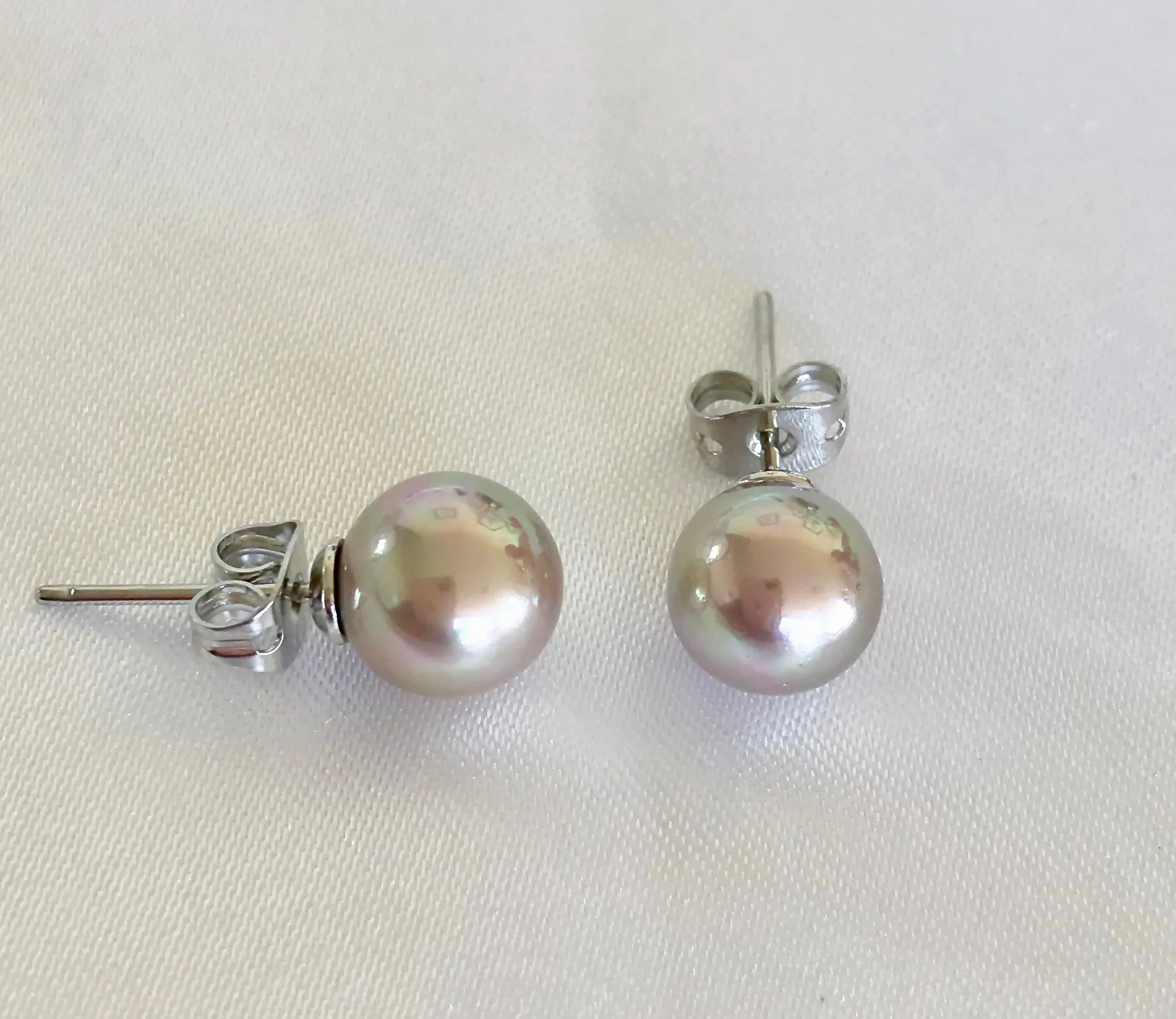 10mm Mother of Pearl Stud Earrings