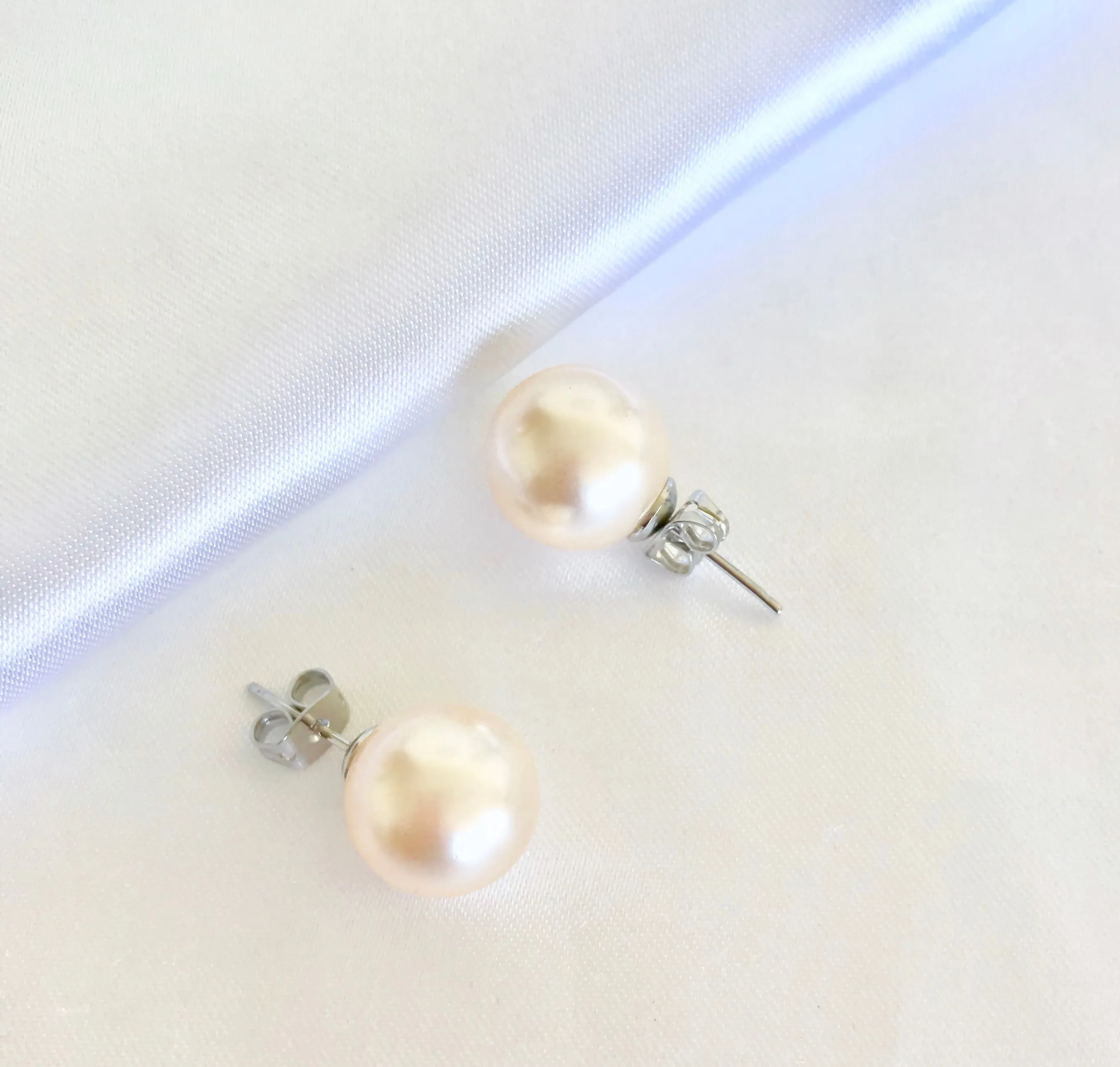 10mm Mother of Pearl Stud Earrings