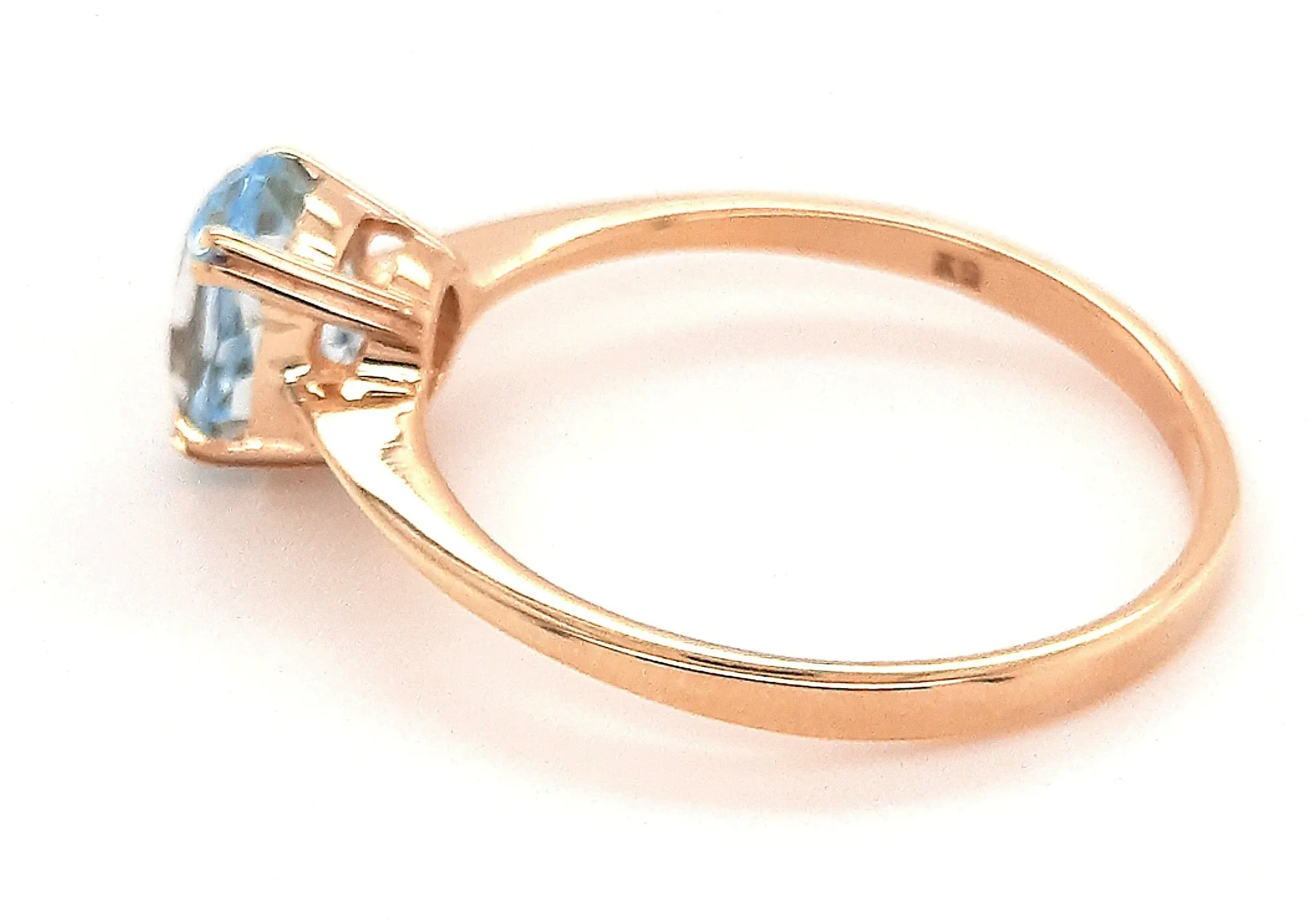 9ct Yellow Gold Topaz Solitaire Ring