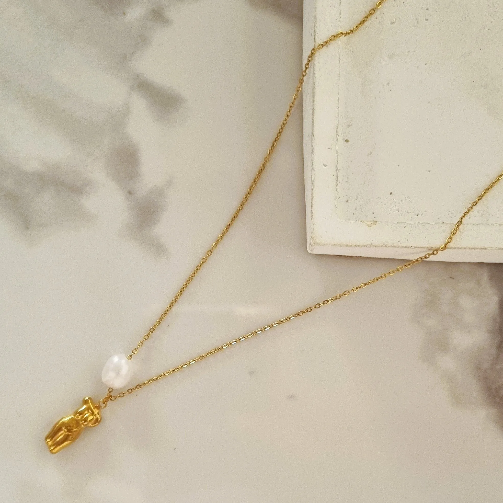 Gold body necklace