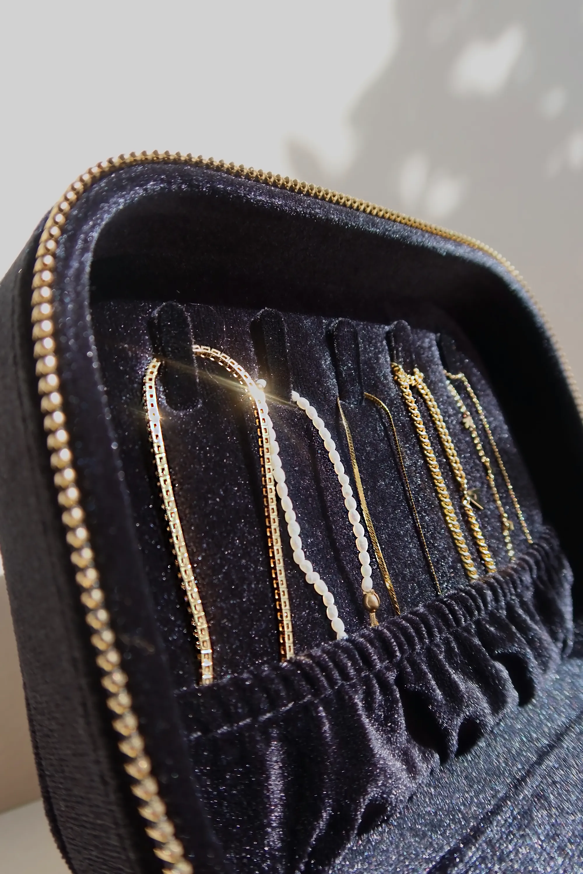 LUXE VELVET JEWELLERY TRAVEL CASE