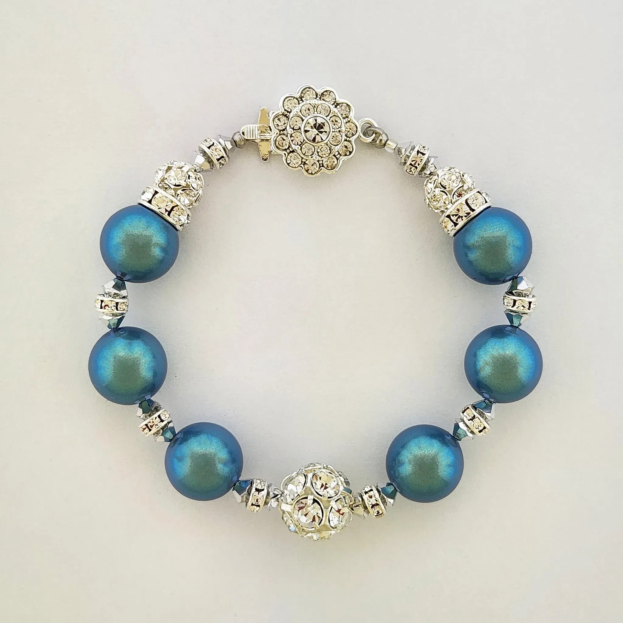 Pearl Bracelet with Crystal Embellishments