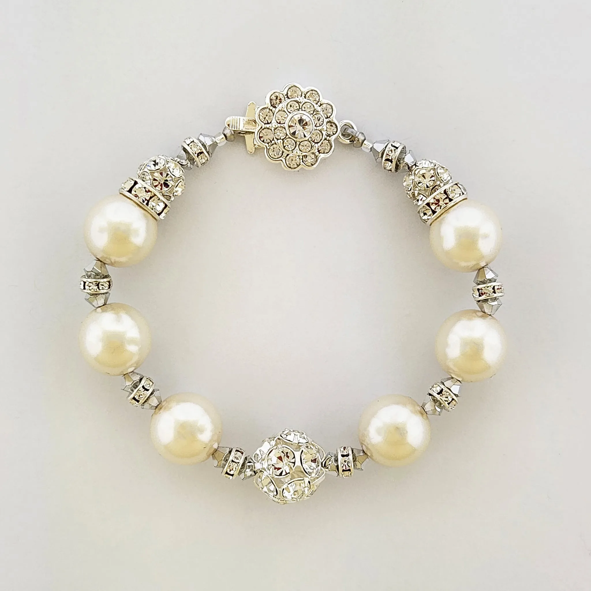 Pearl Bracelet with Crystal Embellishments