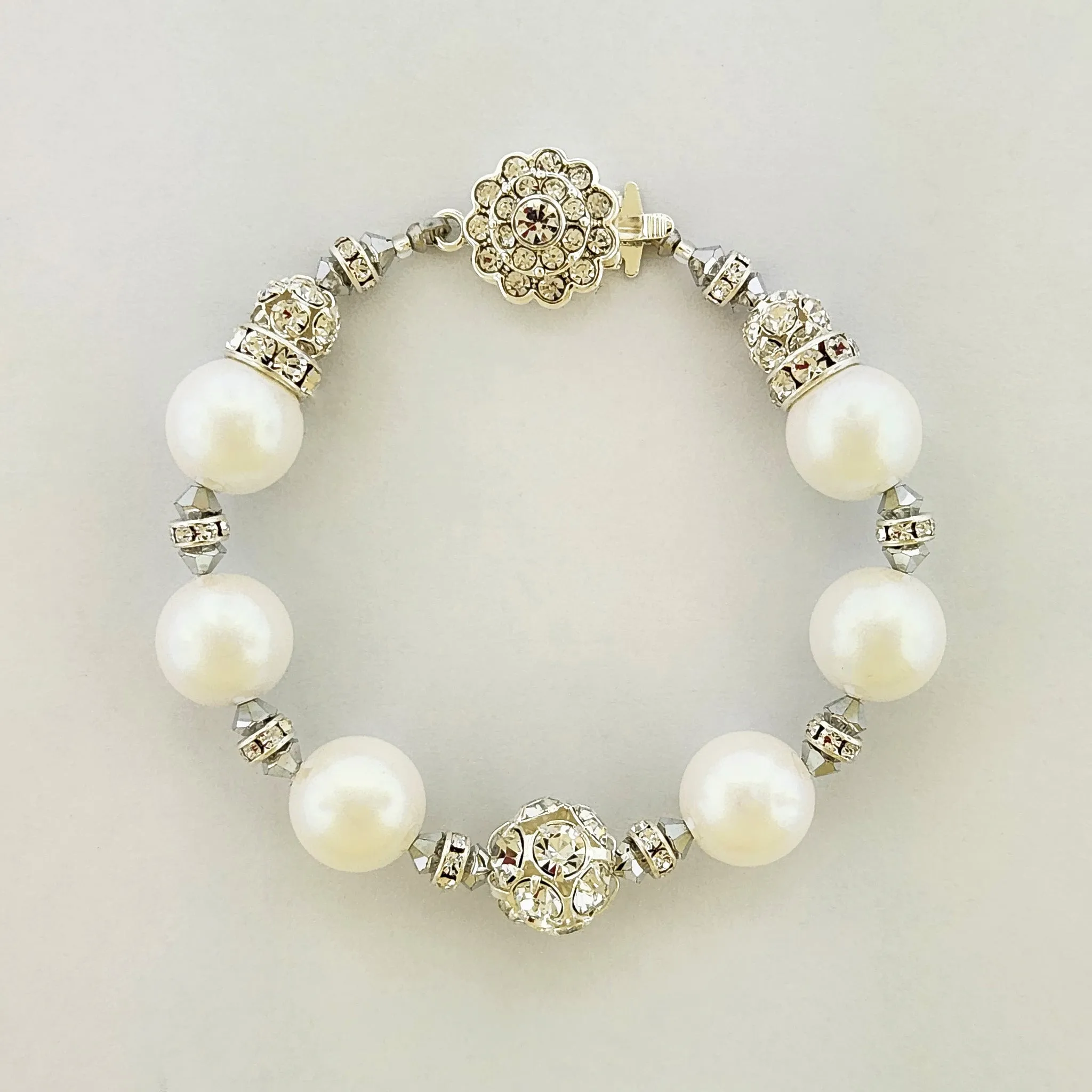 Pearl Bracelet with Crystal Embellishments