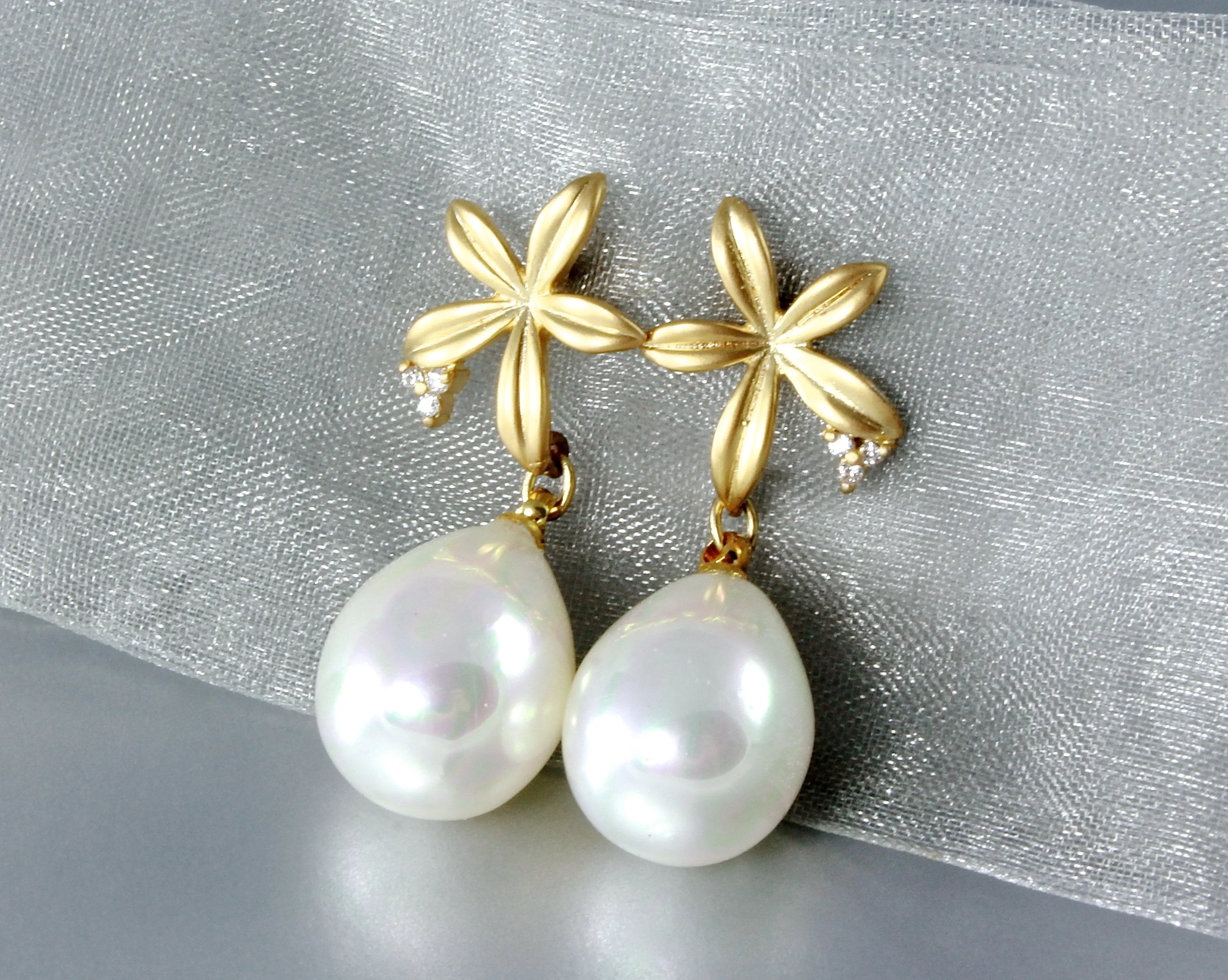 "Ayda" - Gold Pearl Earrings