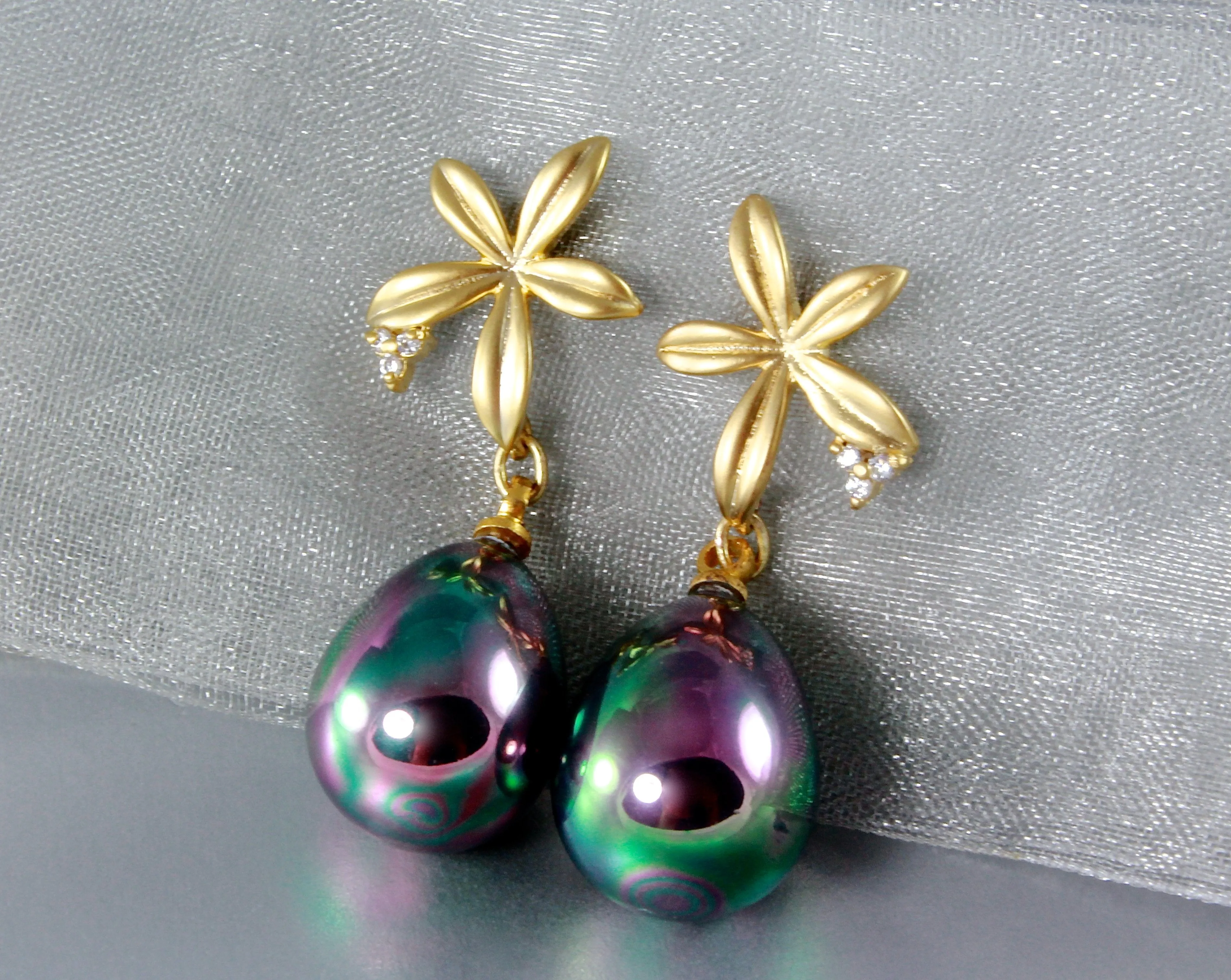 "Ayda" - Gold Pearl Earrings