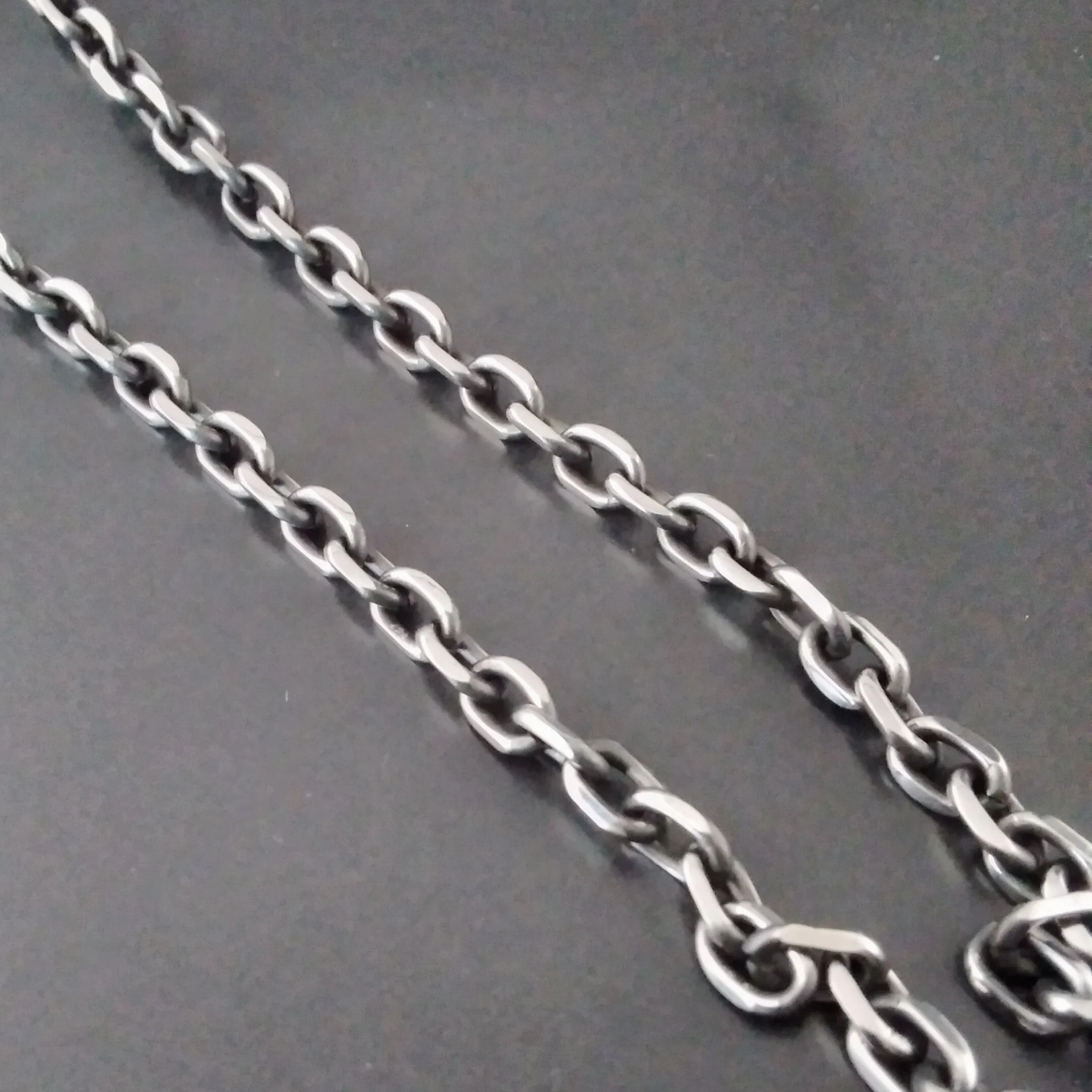 Rolo Chain Necklace Silver & Gunmetal Black Oval