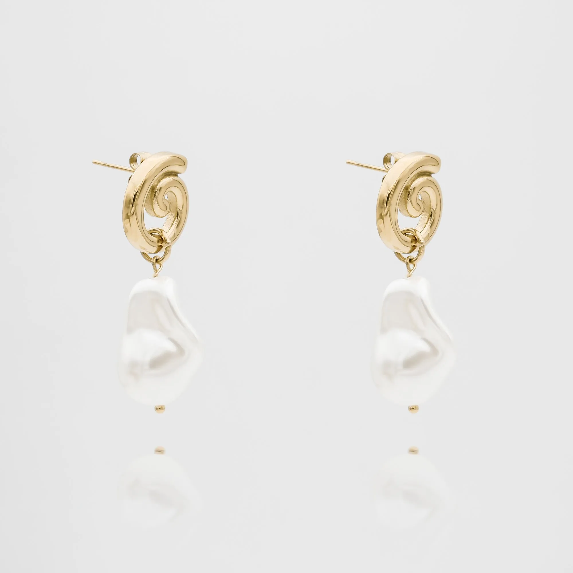 Rumi Pearl Earrings