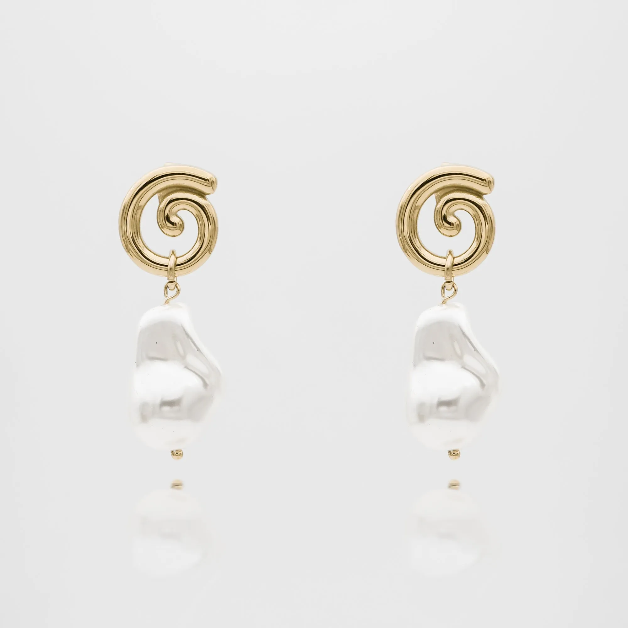 Rumi Pearl Earrings