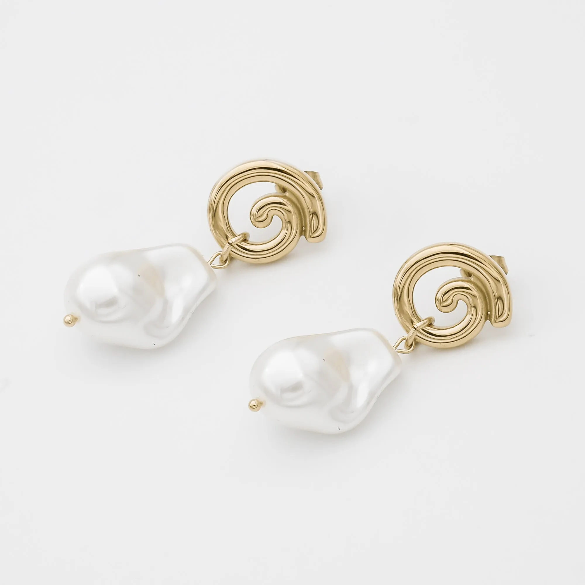 Rumi Pearl Earrings