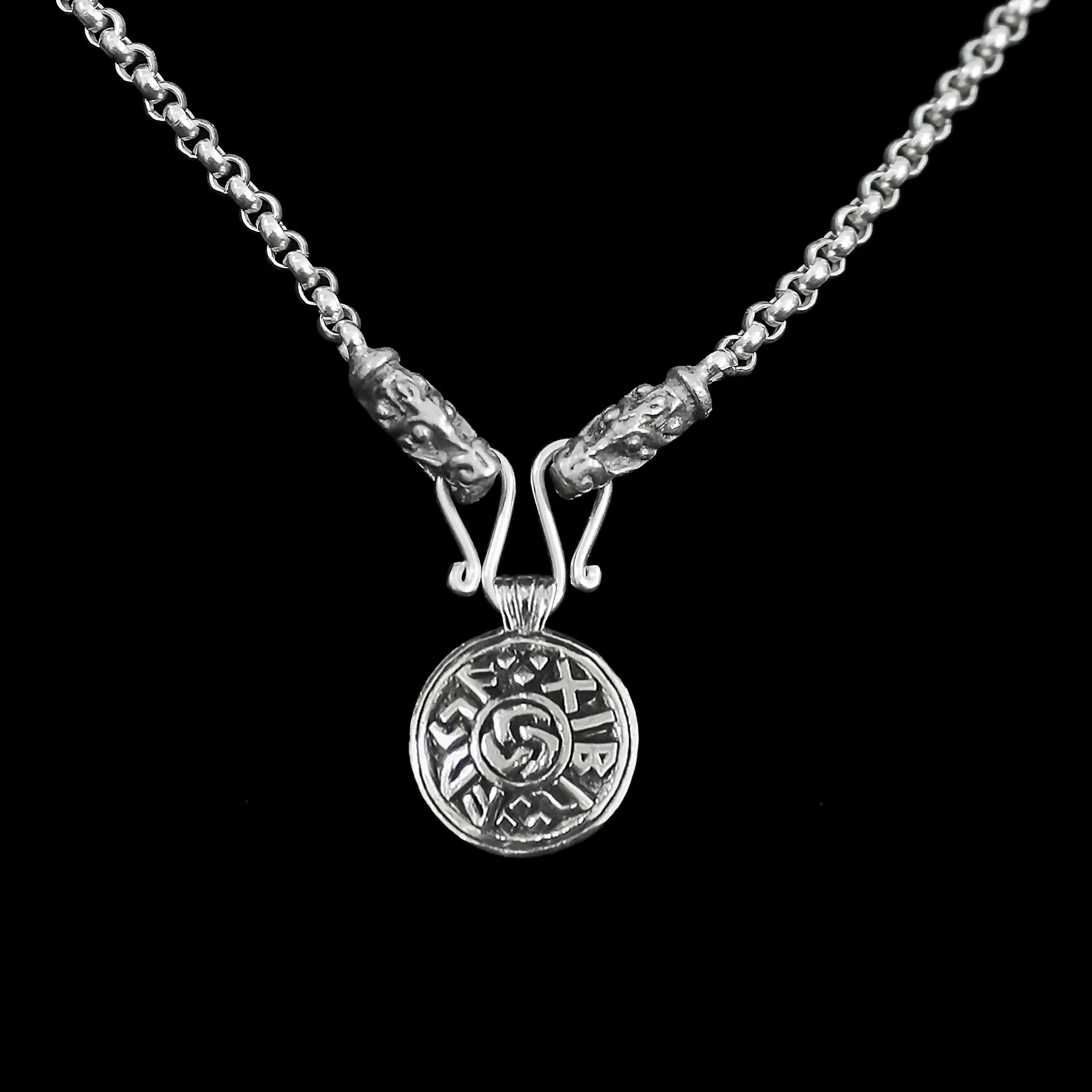 Slim Silver Anchor Chain Pendant Necklace with Gotland Dragon Heads