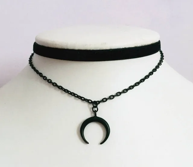 VenusFox Black Velvet Choker Necklace, Gothic Victorian Black Cameo