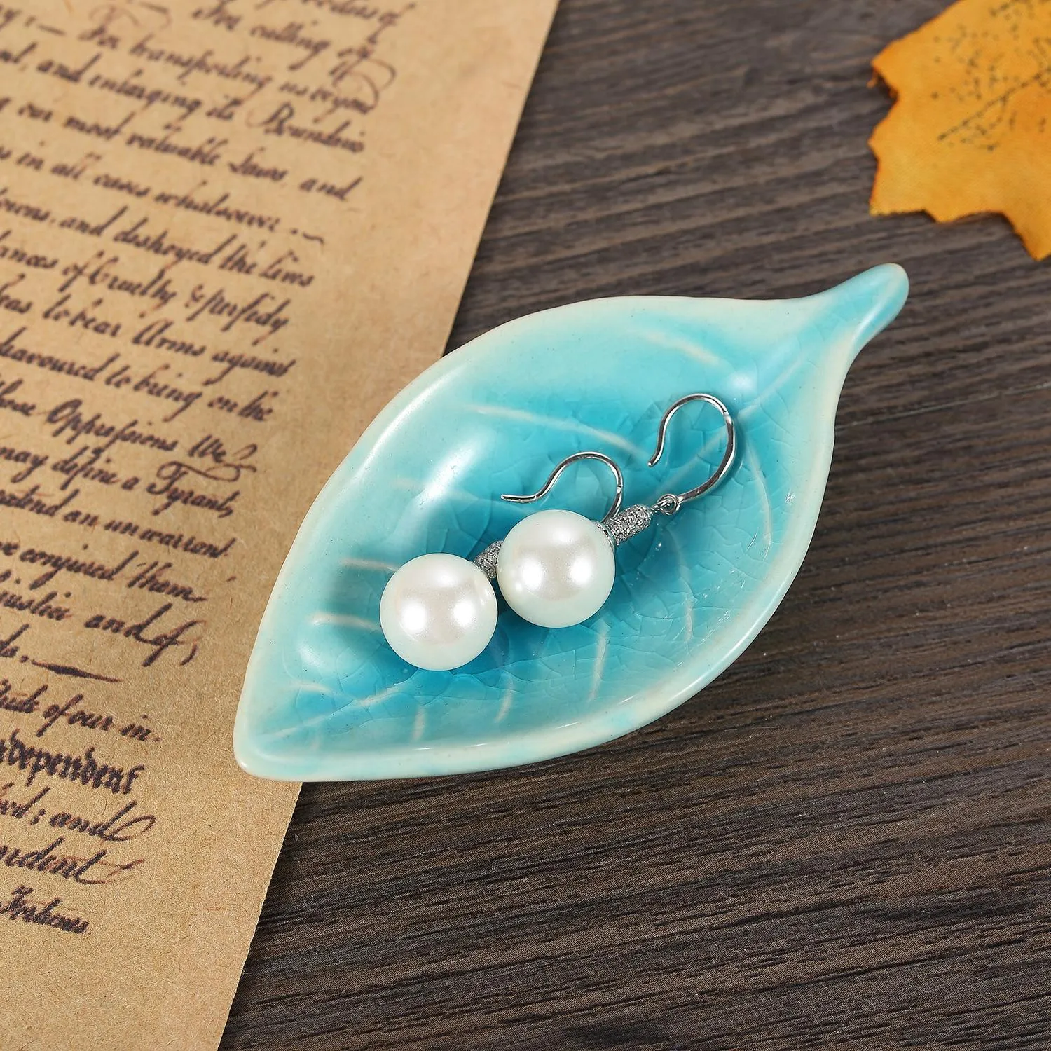 White/Silver Pearl Earrings PEA102