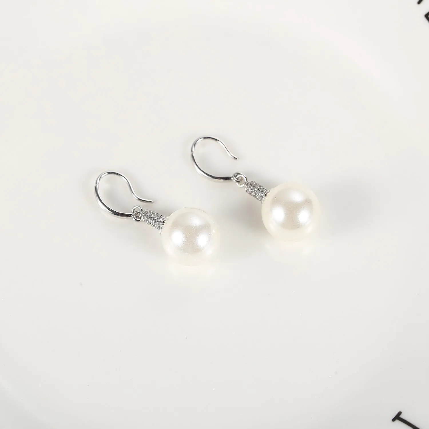 White/Silver Pearl Earrings PEA102